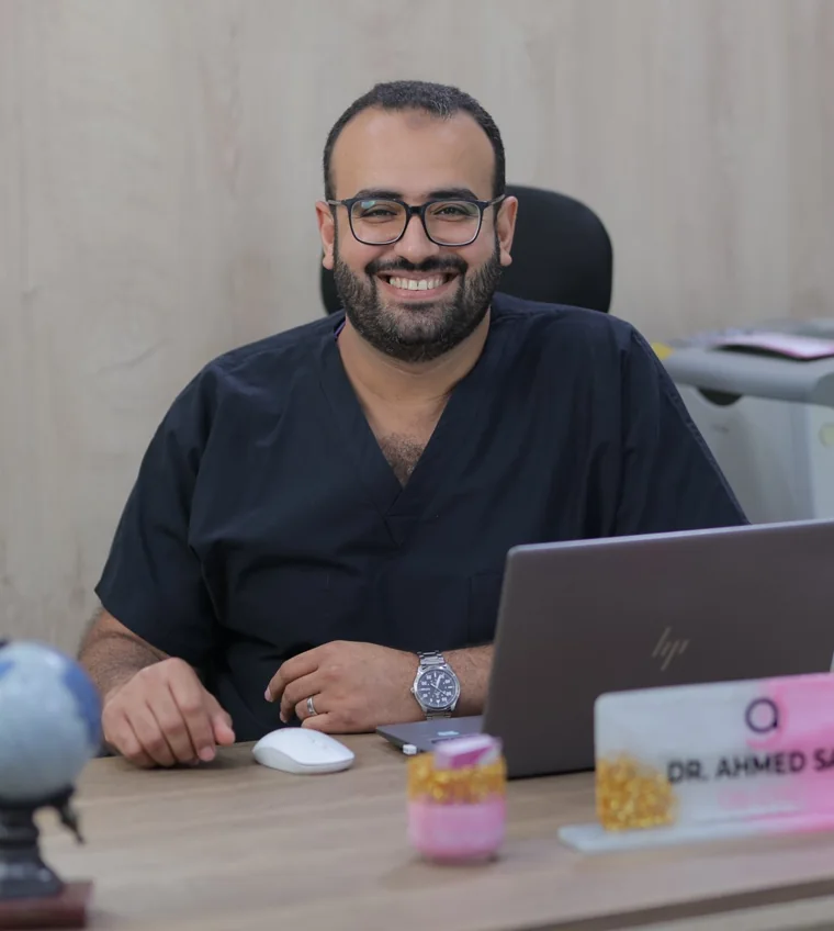 د. أحمد سامي المغازي في عيادته